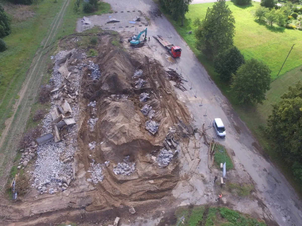 Būvju demontāža un būvgružu drupināšana