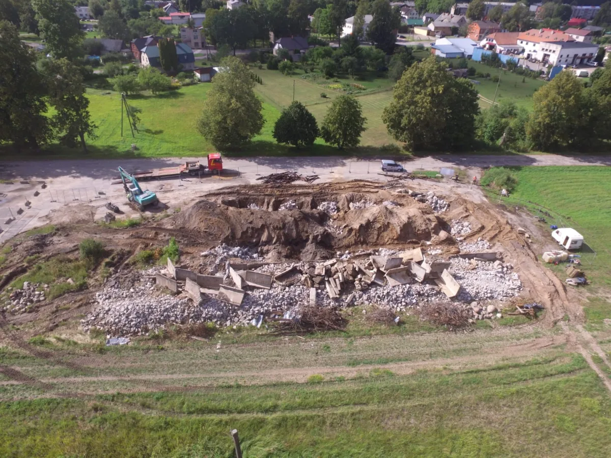 Būvju demontāža un būvgružu drupināšana