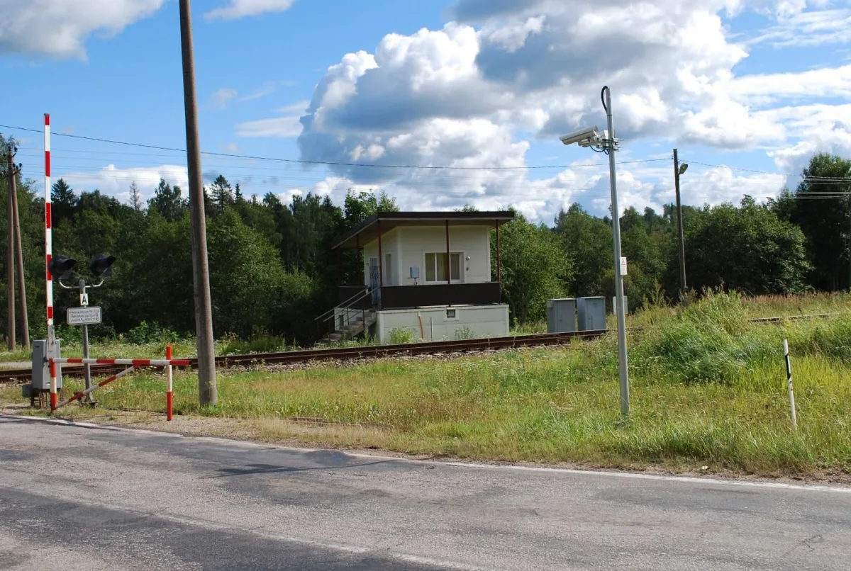 Pārbrauktuves posteņa nojaukšana «Stacija Āraiši»