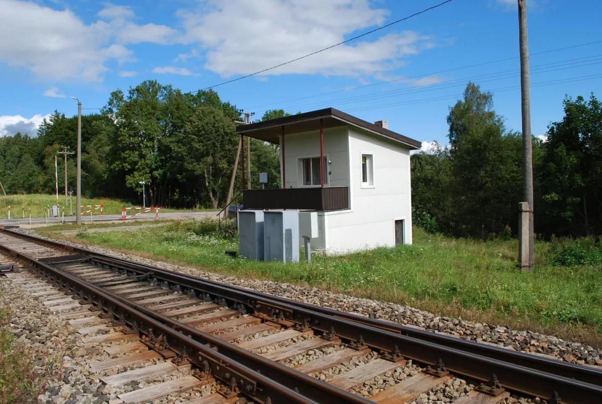 Pārbrauktuves posteņa nojaukšana «Stacija Āraiši»