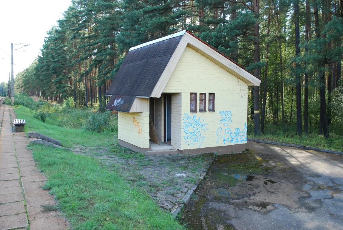 Pasažieru paviljona ēkas nojaukšana stacijā “Ķīšupe”