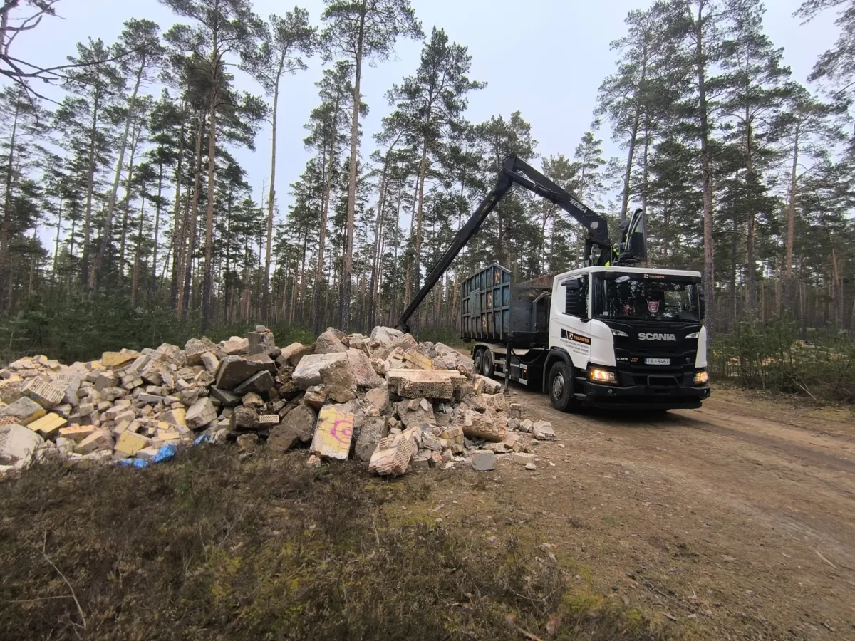 Pasažieru paviljona ēkas nojaukšana stacijā “Ķīšupe”