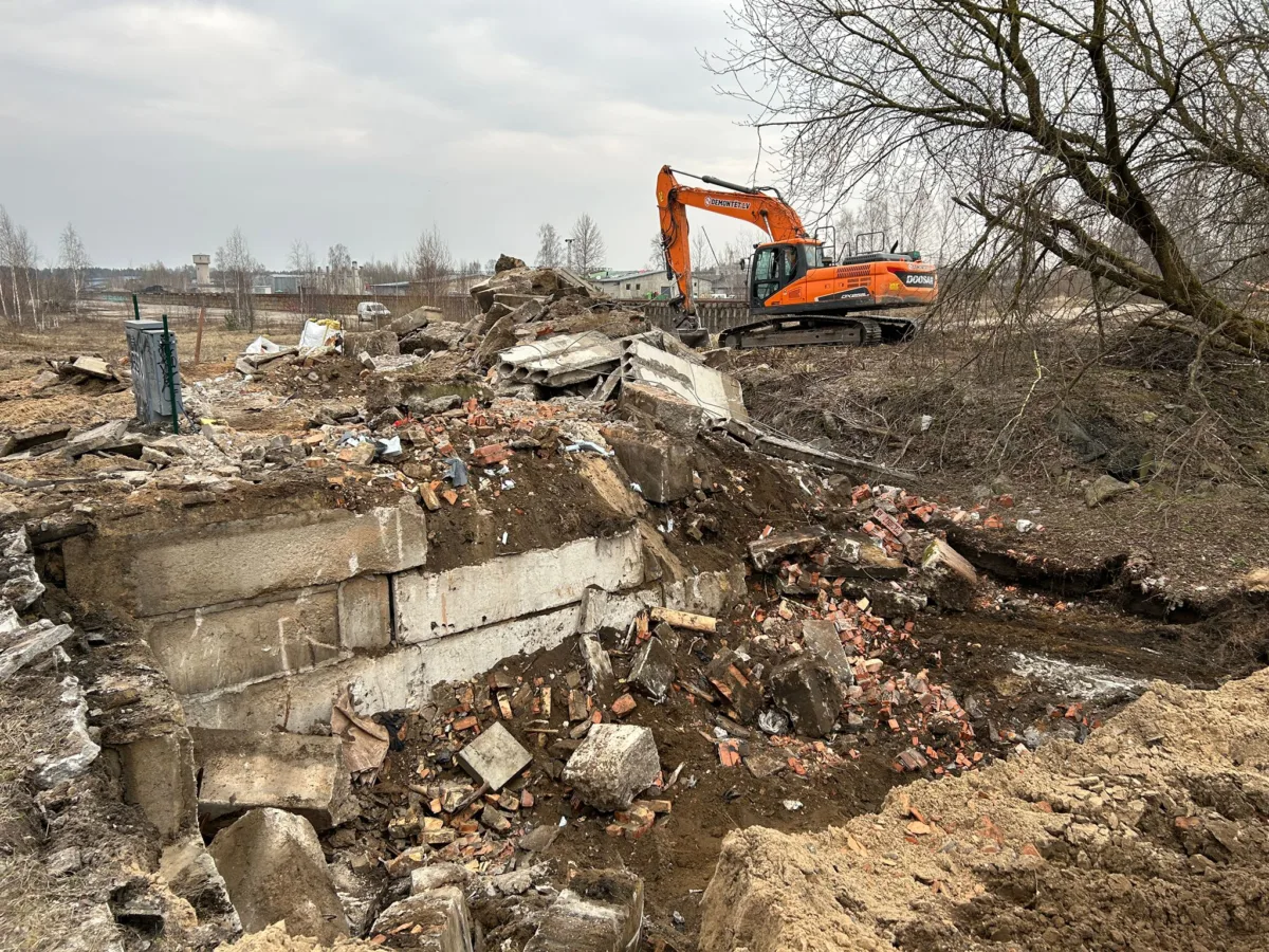 Pieturas punkta ”Gaisma” pasažieru paviljona nojaukšana